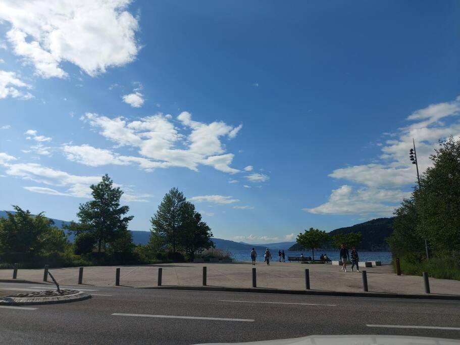 Charmant Et Spacieux Appartement A Quelques Pas Du Lac Duingt Exterior foto